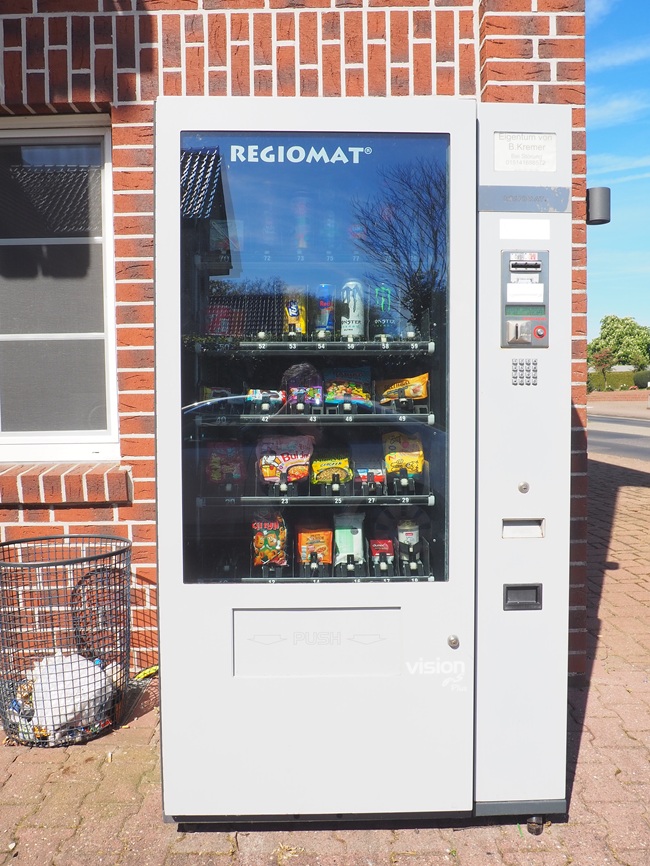 P4300045 Snackautomat 650