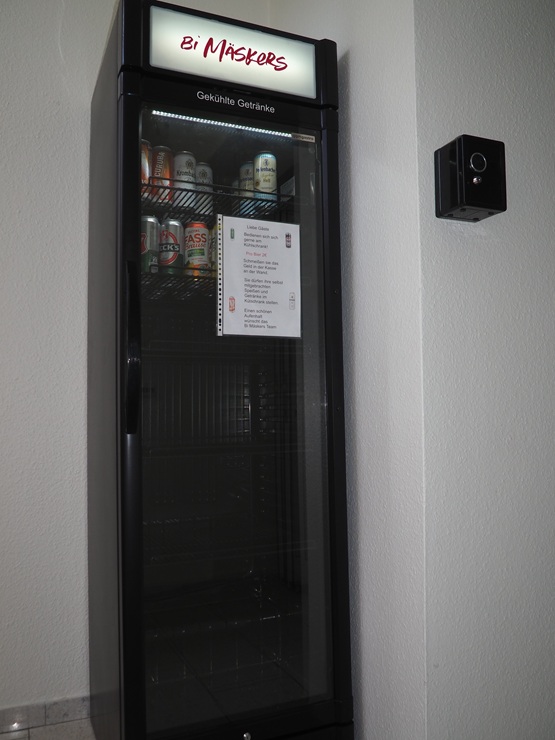 P4300053 Kuehlschrank Flur 555