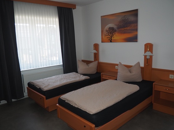P4300054 Doppelzimmer Einzelbetten 555